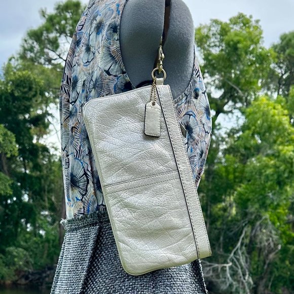 COACH Platinum Gold Metallic Lg Leather Wristlet Clutch 13276 Evening Formal Y2K - Picture 1 of 16